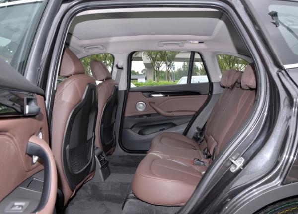 【幫你選車】大五座還是小七座 寶馬X1對比賓士GLB 20萬出頭就能買