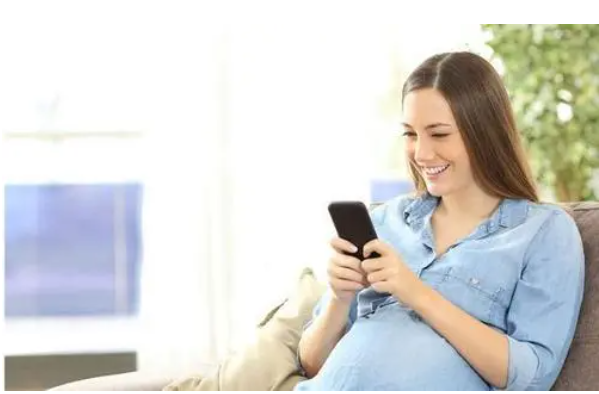 步步高i388手機 , 採用磨砂的設計 , 給人感覺很冷峻 步步高i388手機 , 採用磨砂的設計 , 給人感覺很冷峻