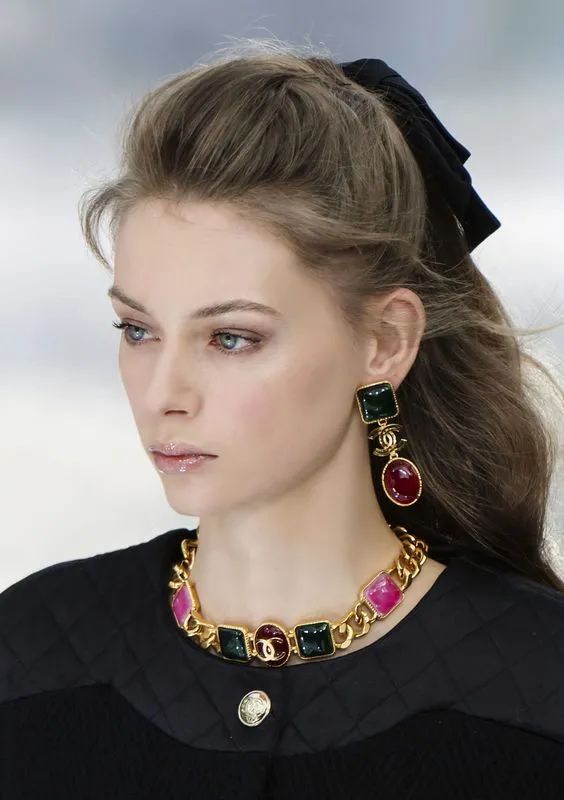 讓你美出圈的節日妝容,來了 讓你美出圈的節日妝容,來了