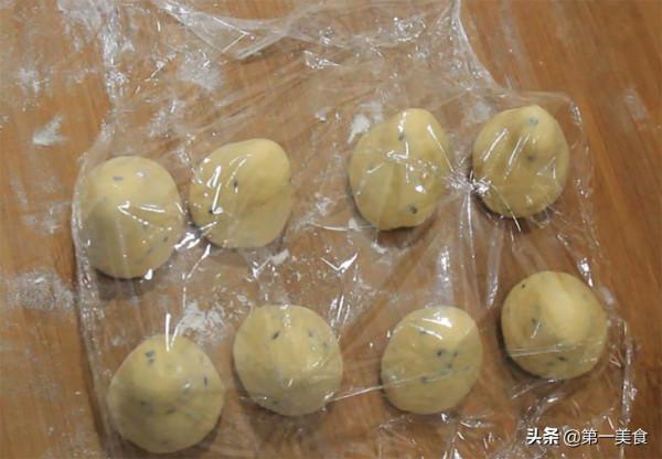 玉米麵加黑芝麻,教你做窩窩頭,蓬鬆柔軟不塌陷,比饅頭還好吃 玉米麵加黑芝麻,教你做窩窩頭,蓬鬆柔軟不塌陷,比饅頭還好吃