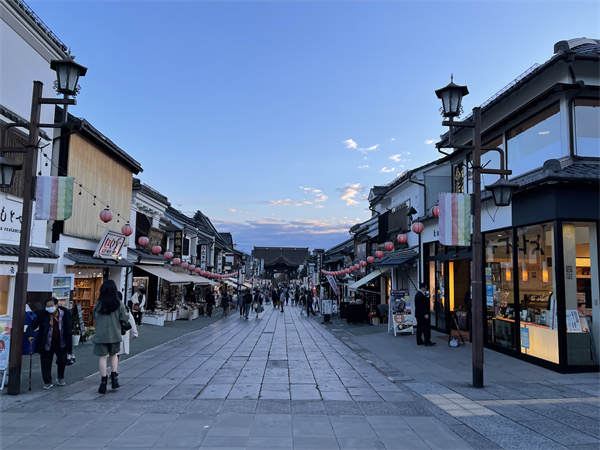 儲存日本第一尊佛像的善光寺並不那麼光彩