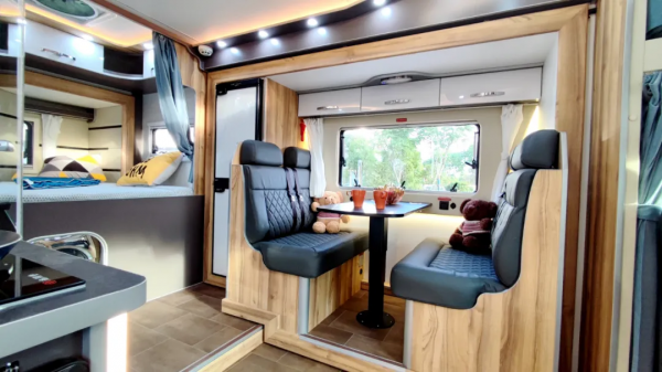 新星羅馬假日C600雙拓展 進口底盤 品質內飾 開啟優質旅居生活 新星羅馬假日C600雙拓展 進口底盤 品質內飾 開啟優質旅居生活