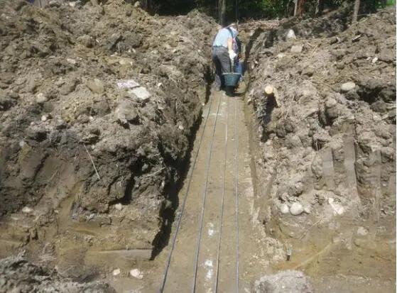 砸50萬在農村建房是對是錯？完工後父母很滿意、妻兒反對鬧情緒