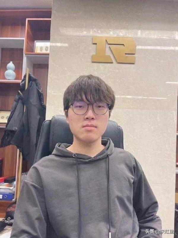 英雄聯盟:三支全華班準備起航,唯有RNG可以逆風高飛奪得S賽冠軍 英雄聯盟:三支全華班準備起航,唯有RNG可以逆風高飛奪得S賽冠軍