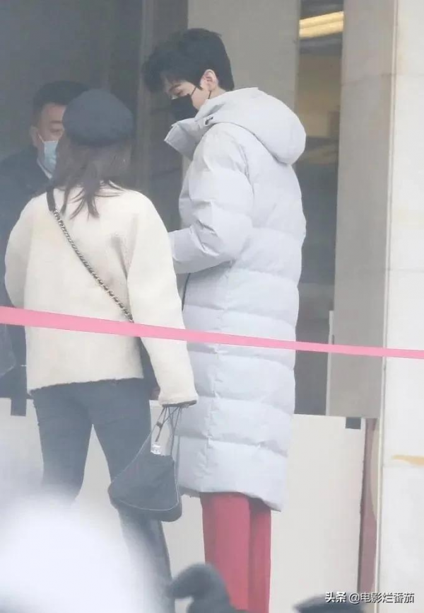 元宵晚會彩排：金晨美目顧盼，小撒如鄰家哥哥，萬茜短髮衛衣颯爽