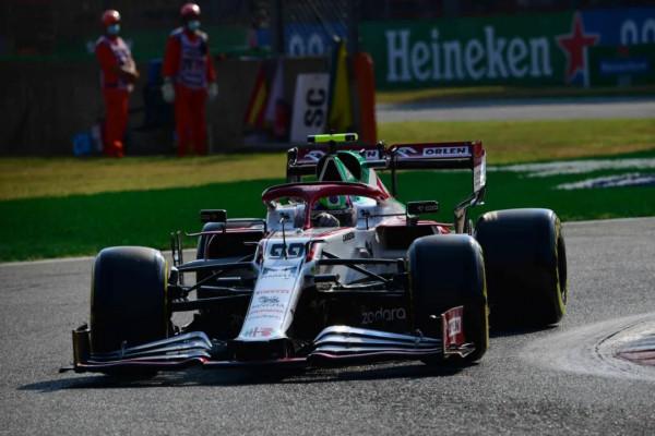 努力在2022賽季留在F1!吉奧維納茲:我只關注自己的表現 努力在2022賽季留在F1!吉奧維納茲:我只關注自己的表現