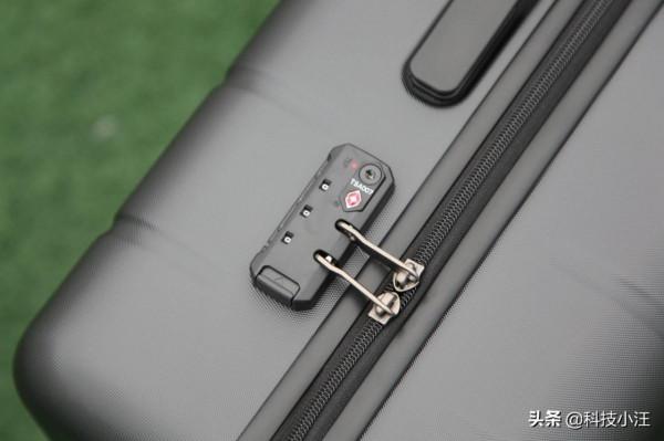 開學了，行李箱咋選？小米旅行箱又大又能裝，秉持小米一貫價效比