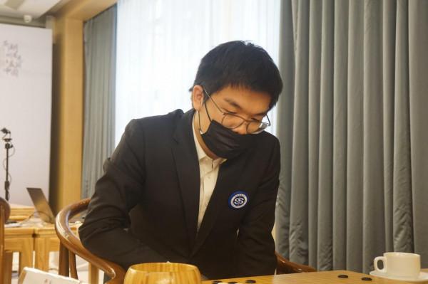 2021圍甲季後賽第二輪第2場圖集：柯羋辜丁頂尖對抗