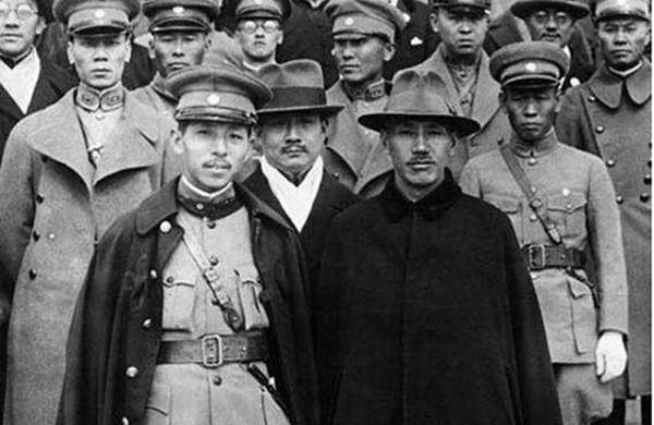 1937年周總理在延安遇襲，10餘名警衛壯烈犧牲，幕後主謀究竟是誰