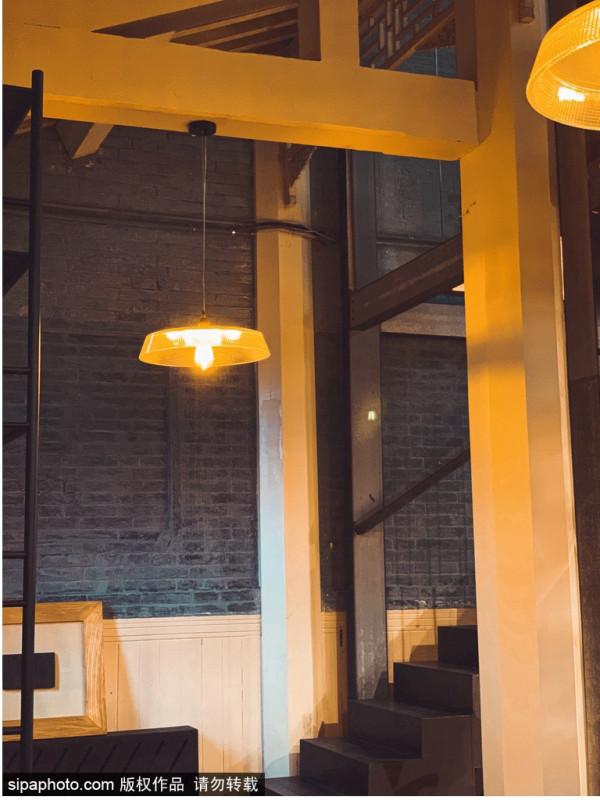 秋日小確幸|在復古風的溫柔書鄉閱覽屬於自己的星河大海 秋日小確幸|在復古風的溫柔書鄉閱覽屬於自己的星河大海