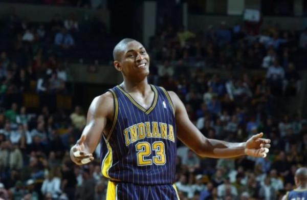 阿泰,NBA的奇男子,也是唯一一個從一號位打到觀眾席的球員 阿泰,NBA的奇男子,也是唯一一個從一號位打到觀眾席的球員