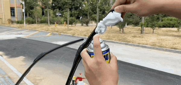 洗車店也洗不掉的汙漬,其實自己在小區就能洗乾淨! 洗車店也洗不掉的汙漬,其實自己在小區就能洗乾淨!