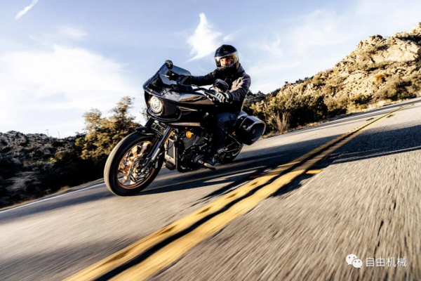 排量大升級，哈雷釋出22款新車，國內新款價格公佈丨業界