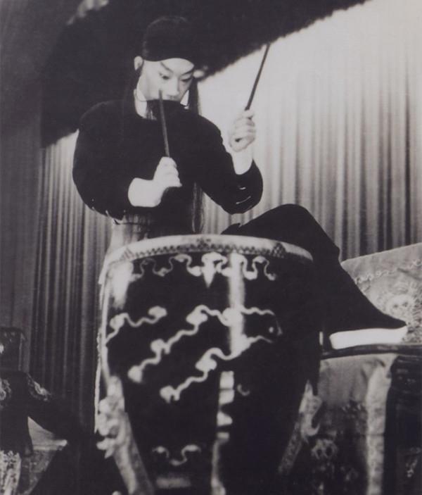 京劇青衣謝虹雯，一嫁英年早逝楊寶森，44歲二嫁張君秋相伴終生