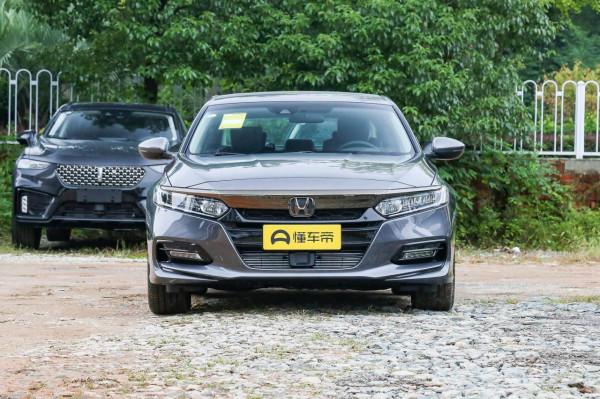 小老闆開20萬的雅閣就行，後排空間大，省油動力足，還保值