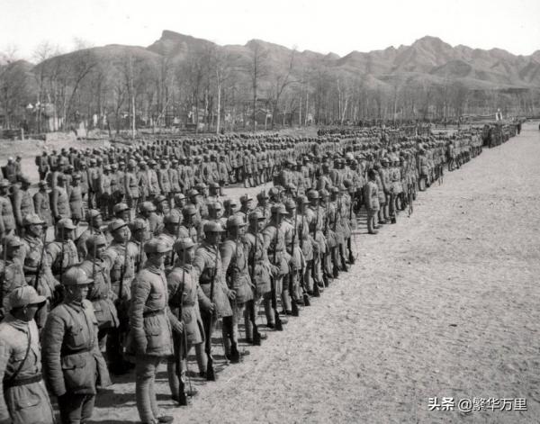 蔣介石設立了40個集團軍,一個集團軍,到底有多少兵力? 蔣介石設立了40個集團軍,一個集團軍,到底有多少兵力?