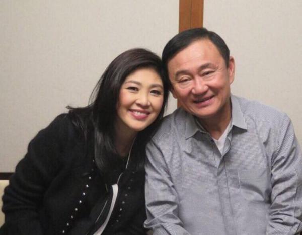 54歲英拉穿粉衣扮嫩,同框比美贏小24歲不丹王后,哥哥始終守護她 54歲英拉穿粉衣扮嫩,同框比美贏小24歲不丹王后,哥哥始終守護她