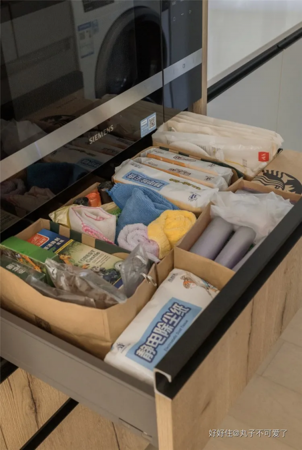 畫風治癒！榻榻米與客廳聯動，傢俱多了，竟然更寬敞了？