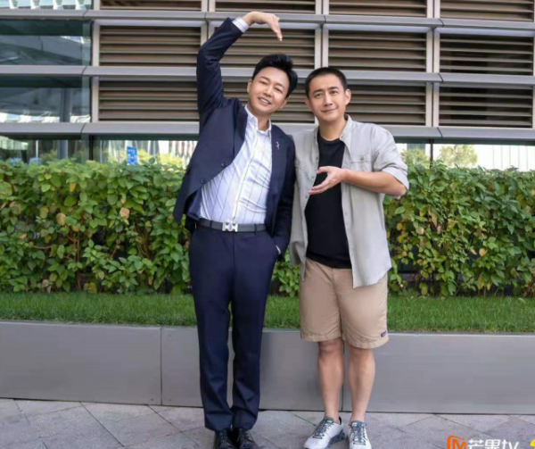 黃磊近照帥回巔峰不敢認!暴瘦後大變樣,剪寸頭穿襯衣變得太年輕 黃磊近照帥回巔峰不敢認!暴瘦後大變樣,剪寸頭穿襯衣變得太年輕