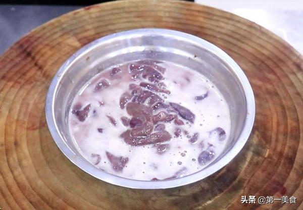 青椒豬肝不要直接下鍋炒，廚師長教你鮮嫩不腥技巧，學會在家做