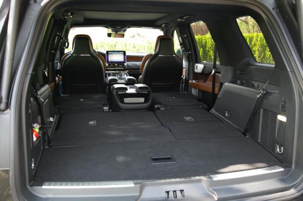 自駕出遊遇暴雨?不要慌!擁有一輛SUV最保險 3款全尺寸7座SUV推薦 自駕出遊遇暴雨?不要慌!擁有一輛SUV最保險 3款全尺寸7座SUV推薦