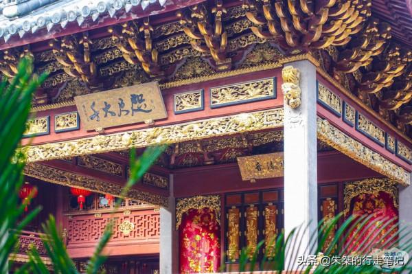 寧波最藝術的博物館 建築上朱金木雕多達千件 是我國八大天后宮之一 寧波最藝術的博物館 建築上朱金木雕多達千件 是我國八大天后宮之一