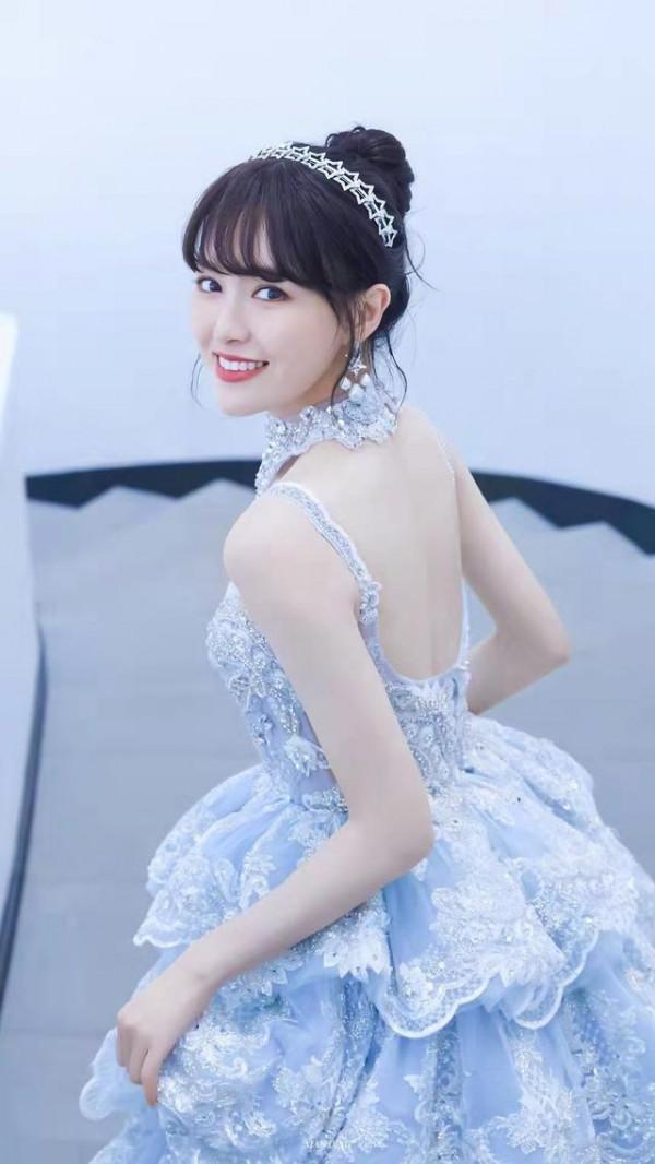 唐嫣這是仙女下凡了吧，還是會發光的仙女