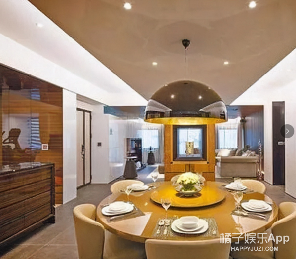 盤點哥哥的豪宅!趙文卓家客廳大到能滑板,陳小春家連鞋都有房間 盤點哥哥的豪宅!趙文卓家客廳大到能滑板,陳小春家連鞋都有房間