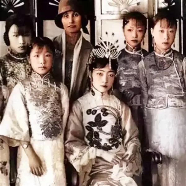 世人都被騙了！其實清朝的妃子並不是都很醜