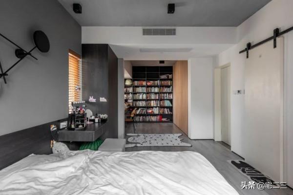 127㎡，搭建理工男的“灰色塔屋”