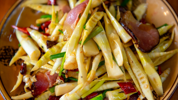 明天立春，老傳統要&OpenCurlyDoubleQuote;咬春&rdquo;，6樣&OpenCurlyDoubleQuote;春菜&rdquo;別忘記嚐鮮，迎春納福