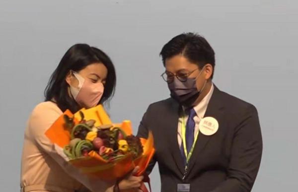 霍啟剛為出席名流派對道歉,只停留12分鐘兩人確診,過百人需隔離 霍啟剛為出席名流派對道歉,只停留12分鐘兩人確診,過百人需隔離