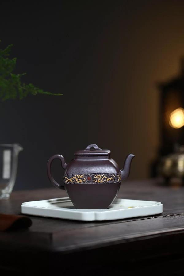 「隱廬套組」泥料：家藏原礦稀有紫血檀.280cc作者：楊衛剛