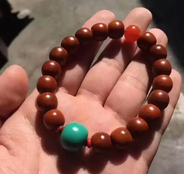 紫金鼠、橄欖核、猴頭，光珠手串哪個最貴？