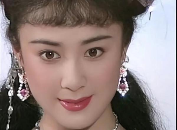 同樣演妲己,阿嬌和其他8位放在一起看,差別就出來了 同樣演妲己,阿嬌和其他8位放在一起看,差別就出來了