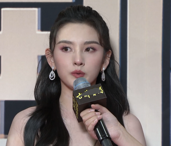 國劇盛典紅毯來了!宋祖兒穿花裙,吳謹言瘦過頭,喬家主演合體 國劇盛典紅毯來了!宋祖兒穿花裙,吳謹言瘦過頭,喬家主演合體