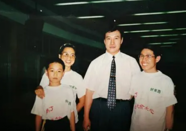 “大孝子”魏積安:母親只有一個,為母親退出春晚 “大孝子”魏積安:母親只有一個,為母親退出春晚