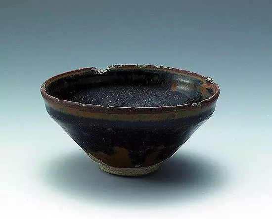 新加坡海域古沉船發現大批元青花