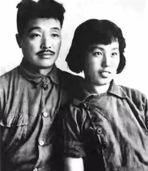 55年授銜時，十大開國元帥夫人被授什麼銜？分別擔任什麼職務？