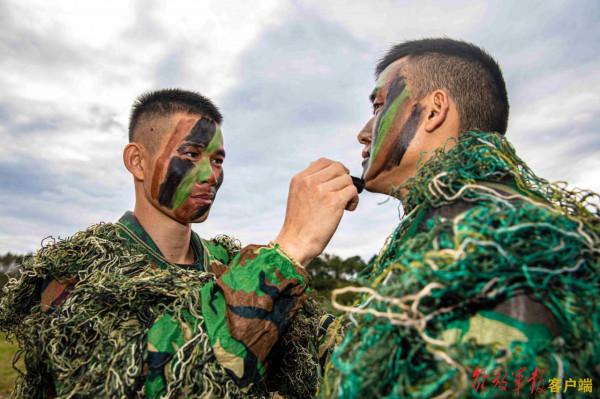 圍觀狙擊手訓練,看他們如何“一擊制勝” 圍觀狙擊手訓練,看他們如何“一擊制勝”