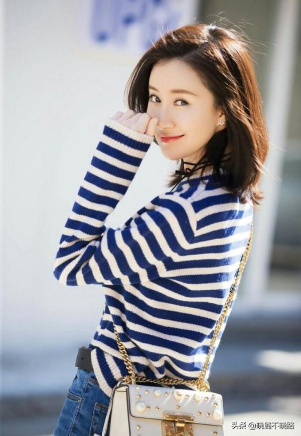 女人過了48歲儘量少燙“大媽卷”,推薦這5種髮型,時髦顯氣質呀 女人過了48歲儘量少燙“大媽卷”,推薦這5種髮型,時髦顯氣質呀