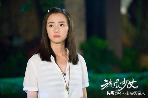 明明是苦情臉非要演活潑少女，高圓圓李沁都栽了