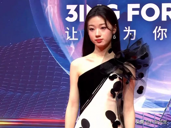 音樂盛典紅毯明星未ps狀態:薛之謙臉圓,鬱可唯卡粉,金子涵發福 音樂盛典紅毯明星未ps狀態:薛之謙臉圓,鬱可唯卡粉,金子涵發福