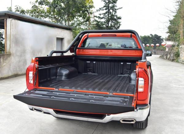 北汽福田皮卡馭炮大將軍，不但能拉貨，還有著轎車的豪華內飾