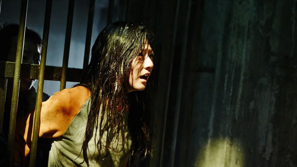 細思極恐的韓國電影，殺手潛伏下水道多年，專門對路過女孩下手