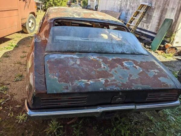 被時間遺忘的1967 年龐蒂亞克火鳥，經過修復即可重新上路行駛