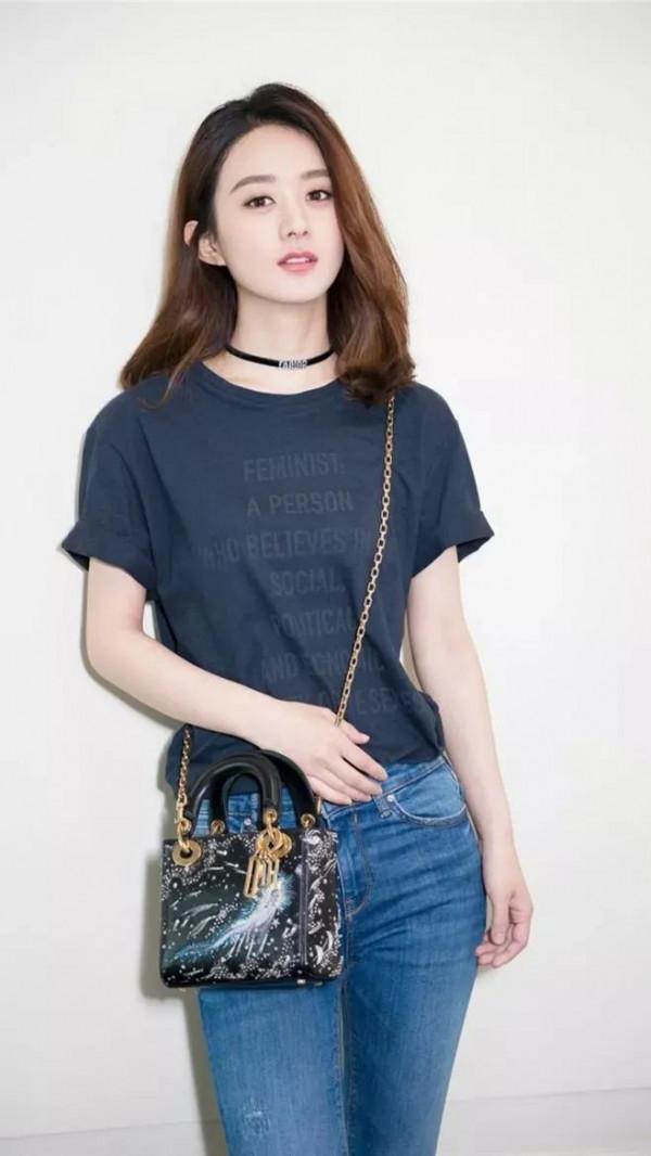 趙麗穎一身體恤穿出了青春的味道 趙麗穎一身體恤穿出了青春的味道