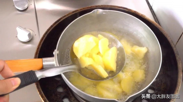 土豆這樣吃也太香了，誰能拒絕美味的土豆焗烤呢？