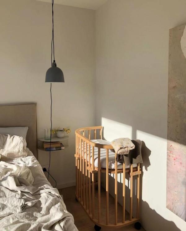 紐西蘭一個太太的山谷之家，簡單寧靜，在山上養女兒，惹人羨慕