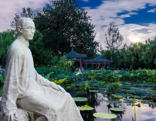 名家如何評《荷塘月色》？余光中：中學生水平，莫言：病態的唯美